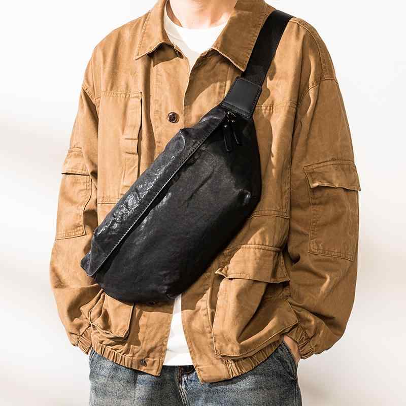 メンズ バック チェスト クロスボディ ワンショルダー 牛革 レザー 横型長方形 斜め掛け ８インチPC収納 やや大きめ 大容量 大容量 ヤング向け 衝撃吸収 ソフト 黒