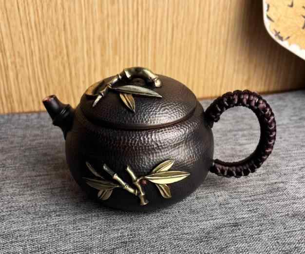 急須 茶釜 銅 ティーポット 瀬戸もの表現スタイル レトロ 竹飾りつけ 言い慣わし的 紅茶の葉 手作り 醸造酒 赤銅色 喫茶店ひと休み アンティーク