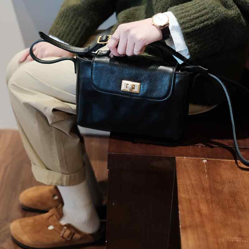 クロスボディバッグ 2way 通勤 茶色 革 おしゃれ レトロ クラシック 手持ち型 エレガント 小型 スクエアバッグ シンプル ワンショルダー 普段使い｜ラ・グラーヌ