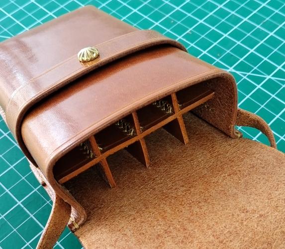 ペンケース 文房具 ストラップ付 レザークラフト コンパクト オフィス ビジネス 学生 文具 シンプル 雑貨 おしゃれ ギフト ユニセックス｜ラ・グラーヌ