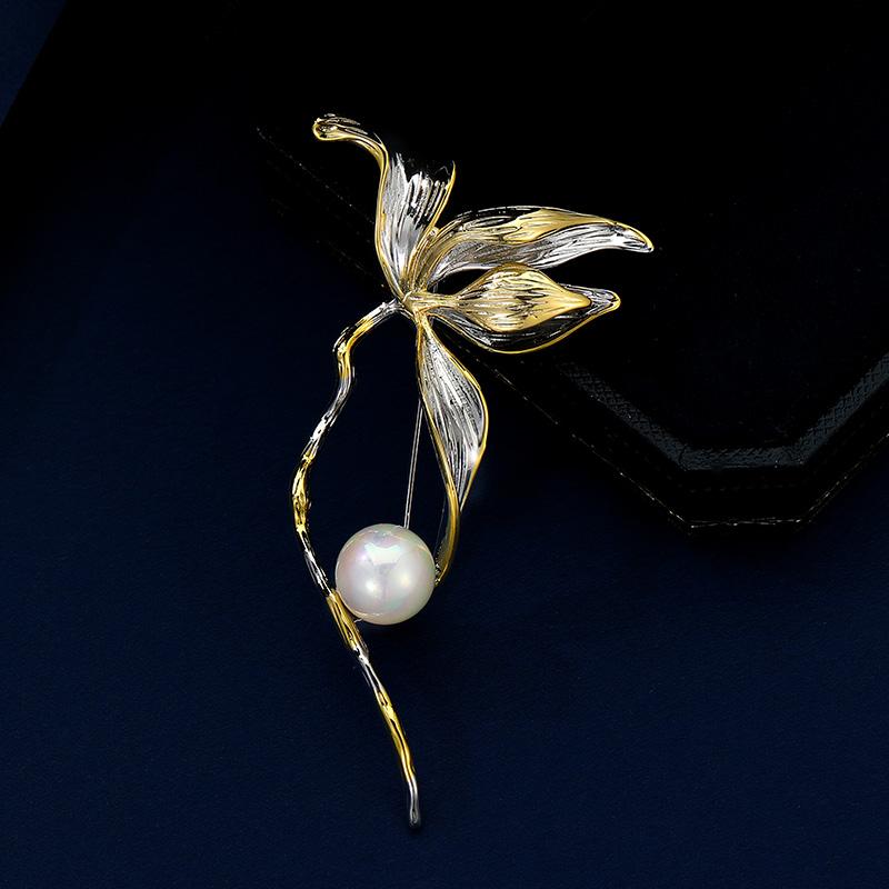ブローチ レディース スーツ アクセサリー フラワー アート 花 デザイン ジュエリー風 人工宝石 パール 金銀 メッキ シャンパンゴールド コサージュ ピン 繊細 上品 高級感 エレガント 大人おしゃれ