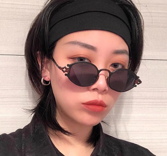 サングラス メタル 彫刻 レトロ クラシック メンズ レディース 個性的 ロック パンク ファッション アクセサリー