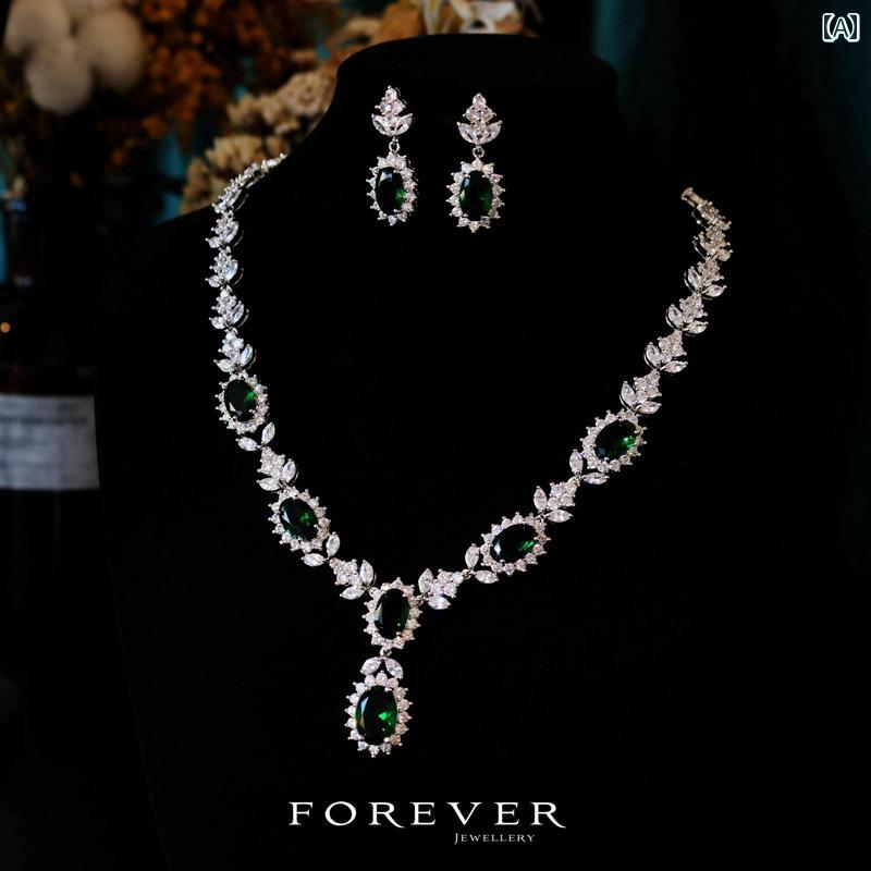 ネックレス セットジュエリー ピアス エメラルド クリスタル ビジュー ペンダント 輝き キラキラ 韓国 結婚式 パーティー 豪華 華やか ドレッシー クラシック