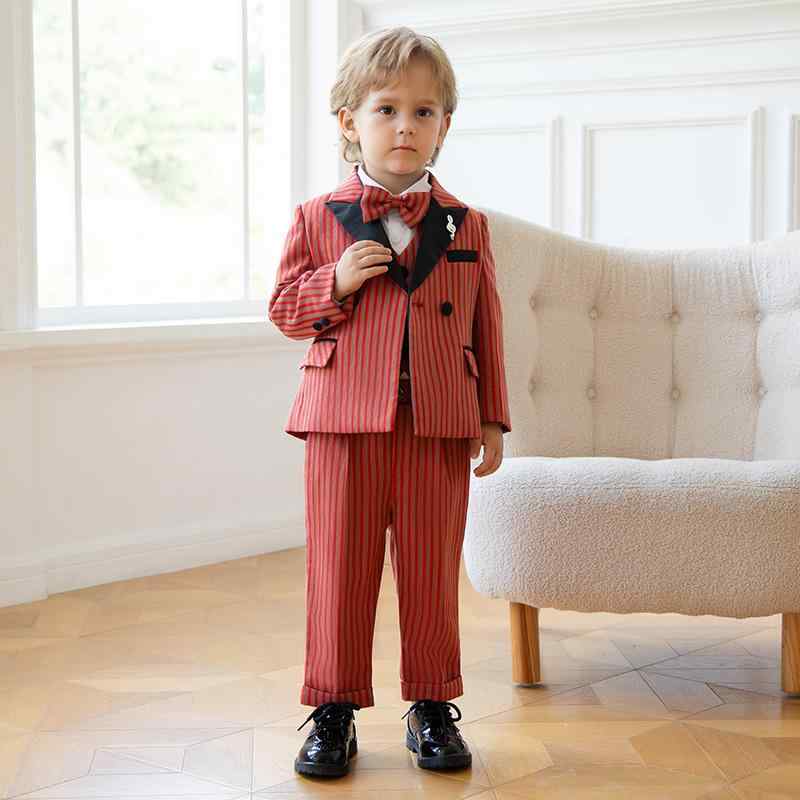キッズ 男の子 セレモニースーツ フォーマル おしゃれ着 子供用 スーツ 男の子 誕生日 英国風 赤 スーツ ピアノ演奏用 スーツ 音符ブローチ かわいい