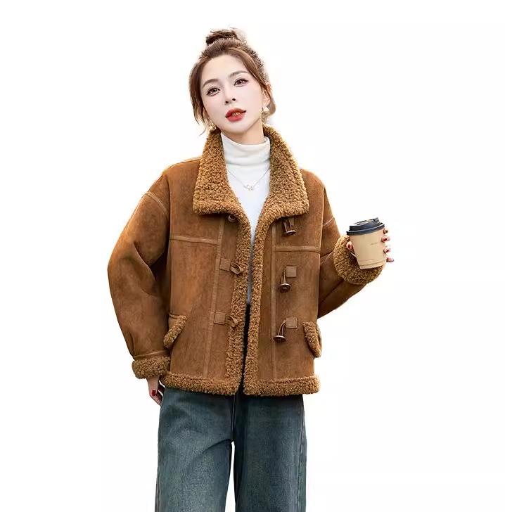女性服 ボアブルゾン 秋冬 ファッション カラー ショート ボア アウター 上着 円ボタン カジュアル ジャケット レディース おしゃれ 防寒着 ポップ 紫 水色 写真映え 韓国 ガーリー 感｜ラ・グラーヌ