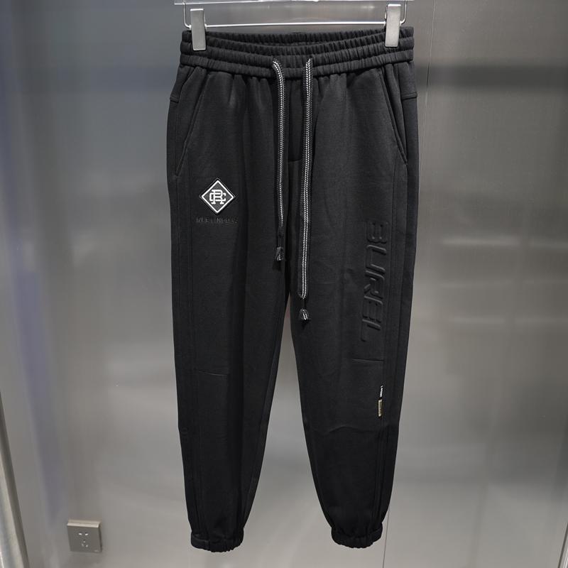 カジュアル パンツ 秋 ファッション バッジ ロゴ 文字 凹凸 三次元 スタンプ スリムフィット ジョガー ストレッチ メンズ スタイリッシュ ラグジュアリー