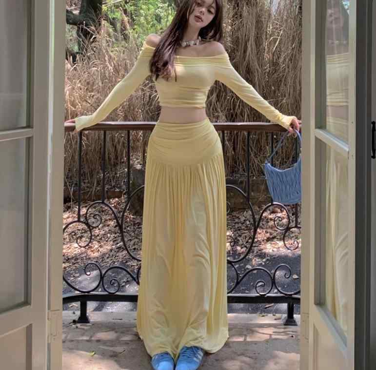 レディース ファッション ツーピース スーツ 写真撮影 魅惑的 ワンショルダー 女性 ハイウエスト ビッグ スイング スカート ニット セットアップ トップス エレガント フレアスカート モダン