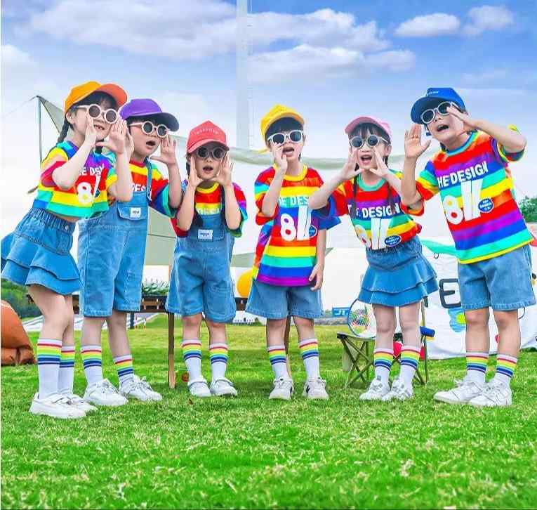 子供服 キッズ コスチューム レインボー オーバーオール サロペット パフォーマンス 衣装 デニム ショートパンツ チアリーディング お揃い カラフル