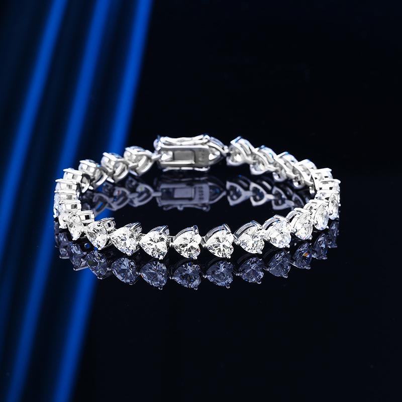 ブレスレット ハートモチーフ ライトストーン シルバーメッキ ホワイト ゴールド レディース ファッション アクセサリー ロマンチック エレガント ギフト デイリー おしゃれ