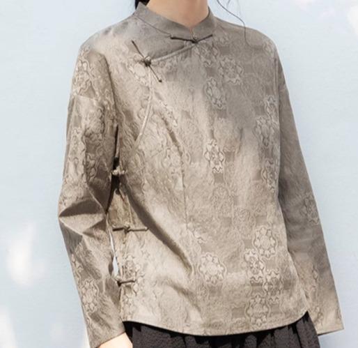 レディース トップス シャツ 長袖 チャイナ風 立ち襟 スタンドカラー 茶グレー ジャガード織 フローラル柄 絹綿混紡 シルキー 中華風ボタン プレートバックル 斜め クロス サイド合わせ モダン