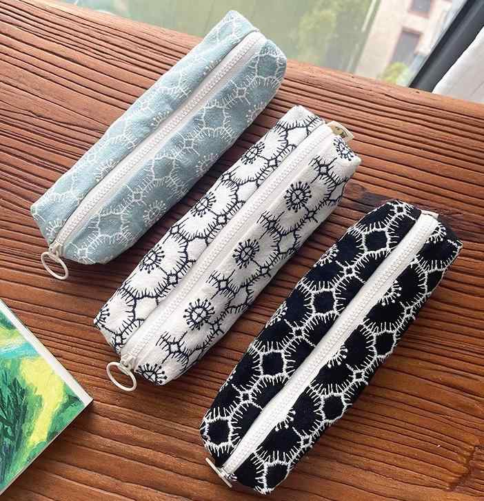 ペンケース 布製 刺繍 ステッチ 立体型 太陽量 文具入れ 筆箱 収納 ファスナー シック おしゃれ ポップ かわいい エレガント ナチュラル