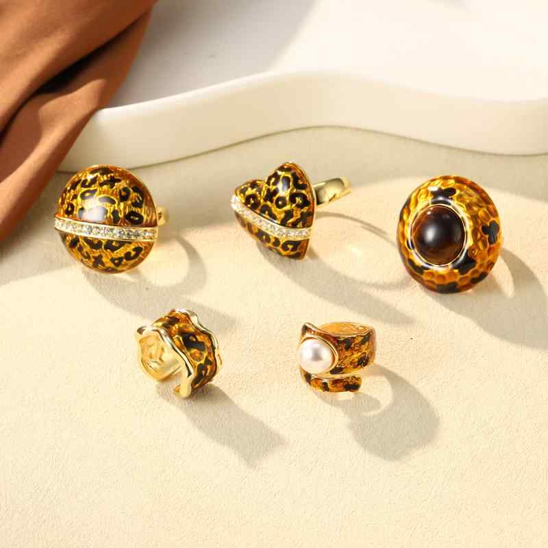 楽天市場】リング アニマル とっても キュート な レオパルド 豹 の