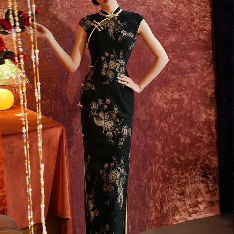 レディース チャイナドレス ノースリーブ ロング 黒 中華伝統 花柄 薄ベージュ シック 立ち襟 斜めラベル パイピング ハイスリット シルキー クラシック 気品 高貴感