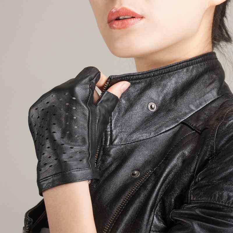 グローブ メンズ レディース 男女兼用 二分の一手の指 自動二輪車 ライディング 自動二輪車 防寒 保護すること 地球儀 羊革 本革 即物的なめし革 特殊 個人的特徴的 町若い衆 今めかしい 流行り物個条 秋冬春 黒いこと