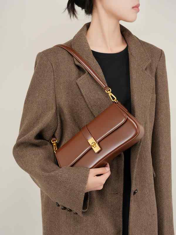 バッグ レディース 女性用 牛革 本革 高品質 高級感 個性的 バゲット 脇下 ワンショルダー 斜め掛け ミニ スクエア 横型 フラップ デイリー 普段使い