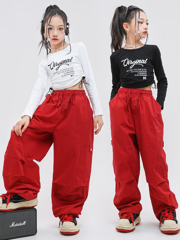 ダンス ガールズ ジャズダンス 衣装 ウェア セットアップ パラシュートパンツ カーゴパンツ 練習着 レッスン着 発表会 舞台 パフォーマンスウェア トレンド おしゃれ 韓流 韓国風 綿 プリント 白 黒 赤