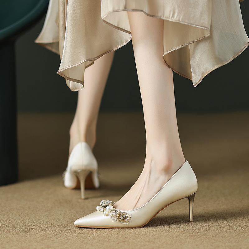 パンプス レディース 女性用 シャンパンカラー サテン ビーズ ポインテッドトゥ 細ヒール 高ヒール オフィス 通勤 ビジネス パーティー 結婚式 フォーマル オールシーズン