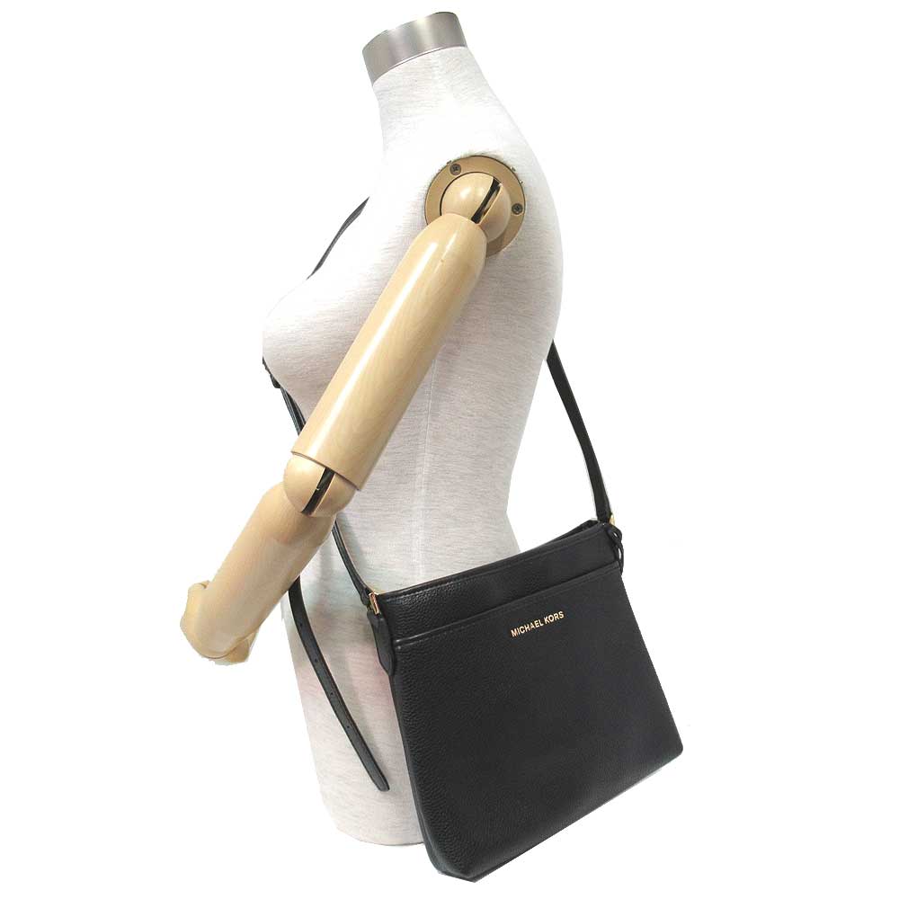 お歳暮 1000円offクーポン ポイント5倍 マイケルコース アウトレット Michael Kors ショルダーバッグ 35h9gbfc1l ベッドフォード スモール クロスボディ ペブルドレザー 斜め掛け Bedford Sm Ns Crossbody Black レディース 母の日 ギフト 100 の保証 Cdn