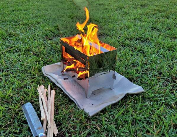 焚き火台 ソロ キャンプ 焚火台 コンロ BBQ バーベキューコンロ コンパクト 収納袋付 ぼっちコンロ【 UCCHI'S 】 ウッチズ （UC-220）