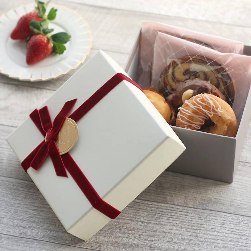 楽天市場 楽天ランキング1位入賞 ラッピング用品 ガトーボックスm グラシン紙付き Grace グレース プレゼントボックス ギフトボックス 紙袋 箱 梱包 包装 おしゃれ 大人 かわいい 可愛い クリスマス バレンタイン ラッピング ハロウィン Labclip