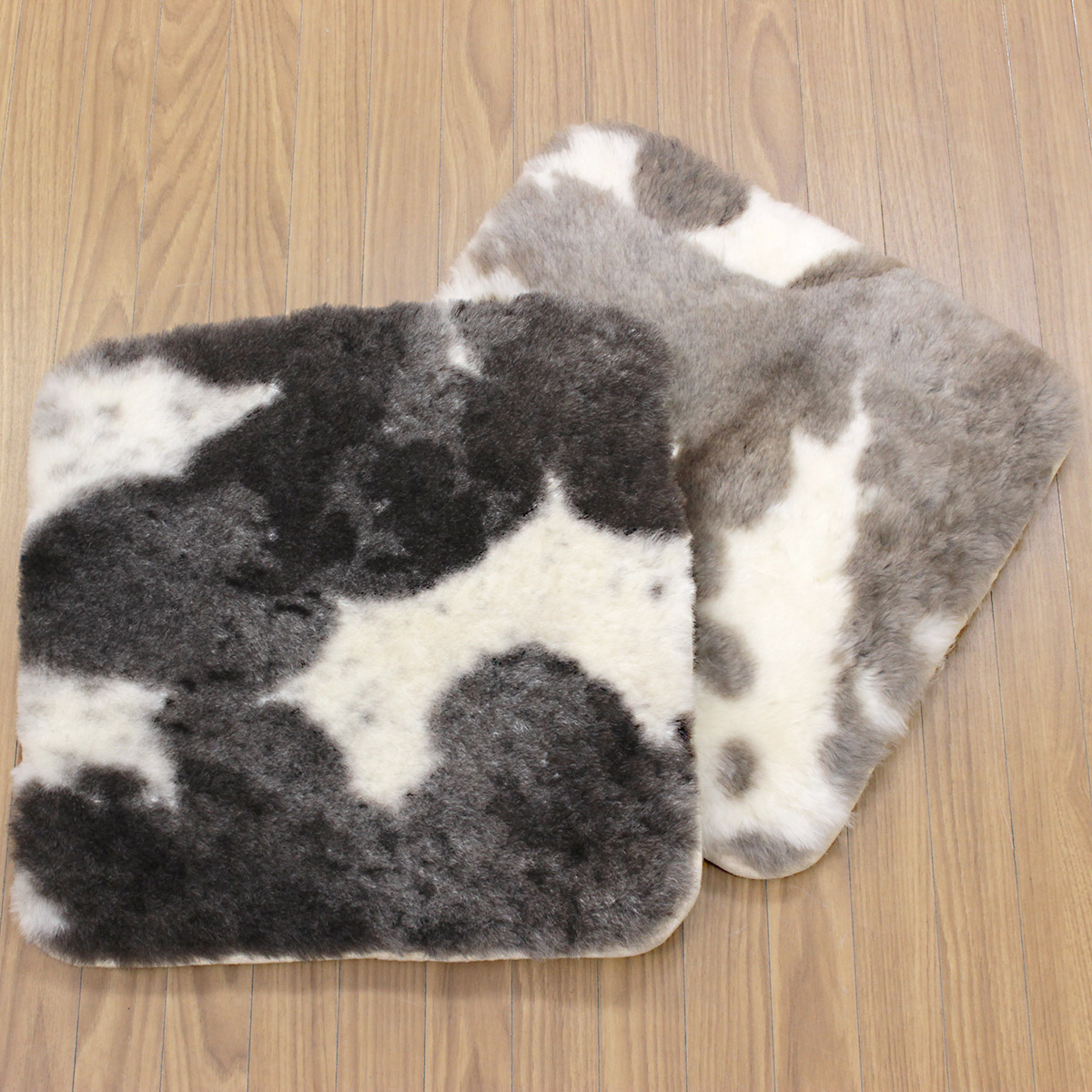 [宅配便送料無料] シートクッション ムートン 羊毛皮 短毛 約40x40cm 正方形 アニマル柄 防寒 いす用 クッション ソファ カーシート 車 座席 ベージュ グレー モダン ラグジュアリー シック インテリア