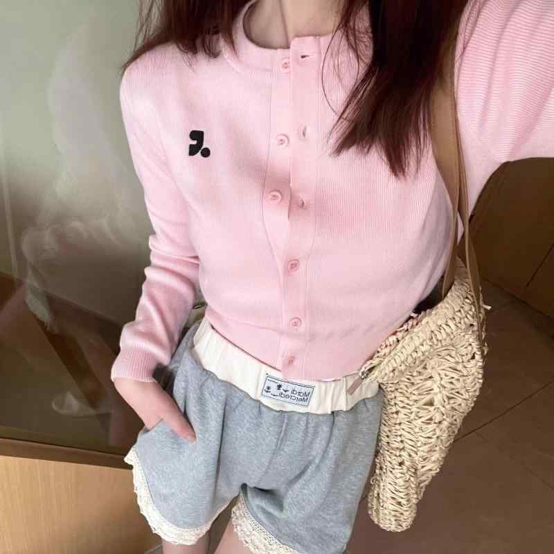 ニットカーディガン レディース ピンク RR刺繍 針織 ショート丈 羽織もの 長袖 トップス 秋服 大人かわいい ケーブルニット リブ編み ガーリー フェミニン 重ね着 カジュアル 普段着 デート お出かけ 韓国ファッション｜ラシャンスショップ