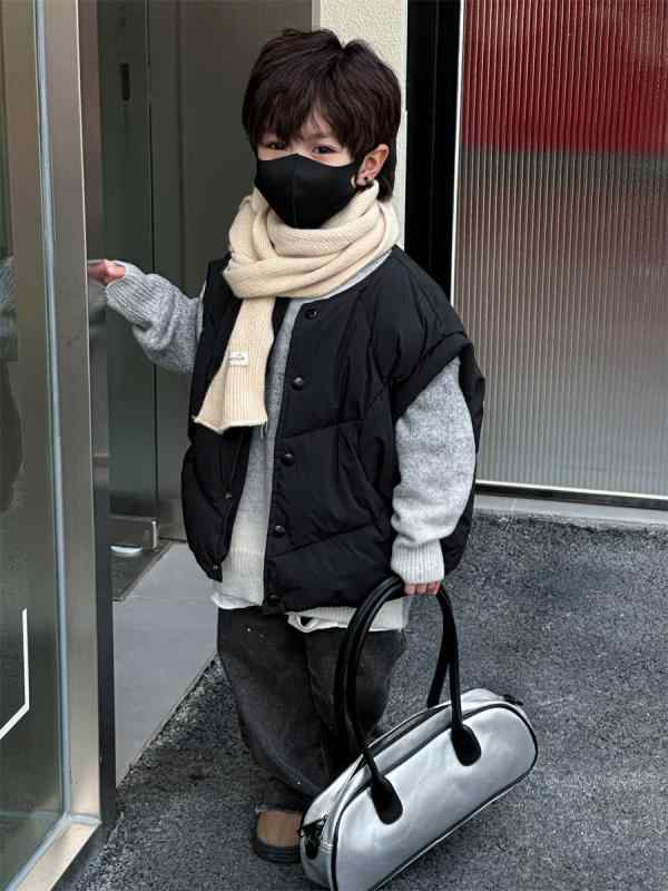 子供服 ベスト 男の子 秋冬 薄手 韓国風 保温 ノースリーブ チョッキ キッズ ボーイズ おしゃれ 普段使い 部屋着 アウトドア 芥末緑 黒 炭灰｜ラシャンスショップ