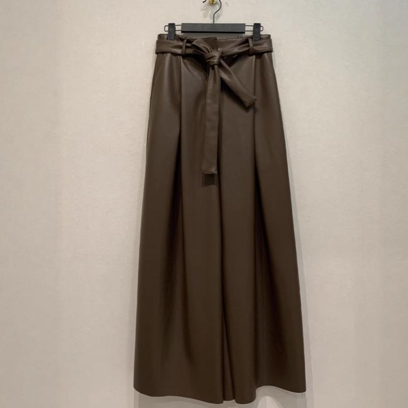 レディース ワイドパンツ 秋冬 日系 シンプル 高級感 ファー ロングパンツ ゆったり スリム 落ち感 快適 普段使い ハイウエスト ストレート ミルクホワイト キャメル コットン風 PU 素材 無弾力 ゆったりシルエット 軽量 ロング丈 秋冬向け 女性｜ラシャンスショップ