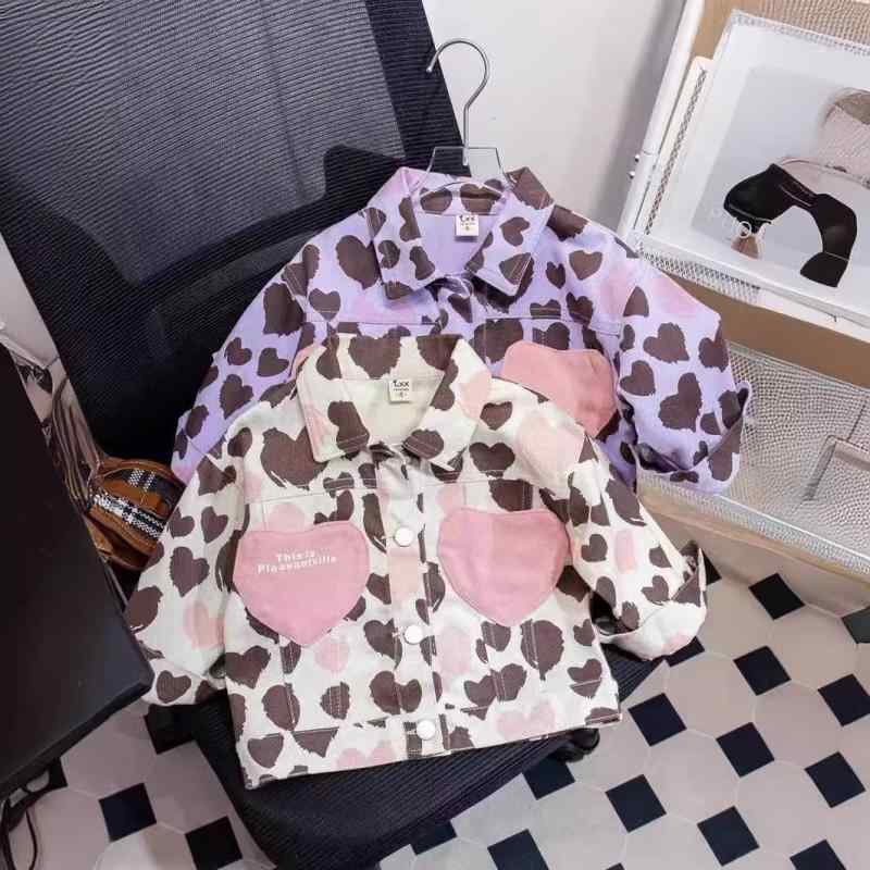 子供服 ジャケット 女の子 アウター デニムジャケット 春秋 韓国子供服 かわいい おしゃれ ガールズ トップス ジャンパー 羽織り キッズ ベビー 上着 ショート丈 ハート柄 綿(x3)｜ラシャンスショップ