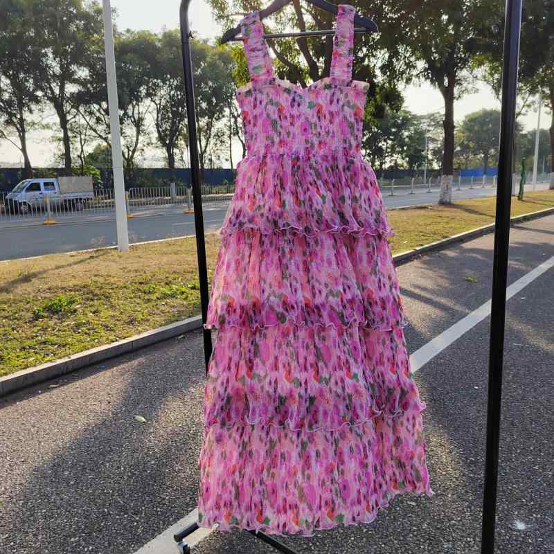 ワンピース レディース キャミソール ティアード シフォン 花柄 ピンク プリーツ フレア ロング丈 マキシ丈 フェミニン きれいめ おしゃれ 大人可愛い デート お呼ばれ パーティー カジュアル｜ラシャンスショップ