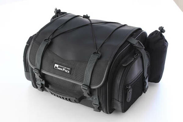 バイク用品 モトフィズ MOTOFIZZ ミニフィールドシートバック BLK 27L 200X370X300MFK-100 4510819103121取寄品