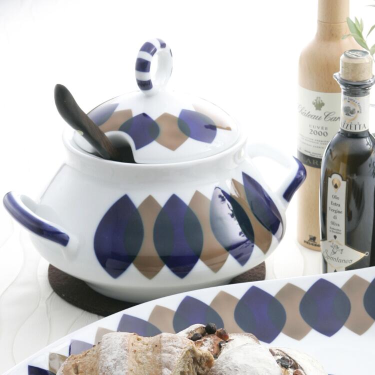 『Sargadelos サルガデロス Nino-Follas スープチューリン 3400ml（青ｘ白ｘ茶）』｜蓋付チューリン 吸いもの入れ 陰電子膳立て鍋 保護すること入れもの 蓋付食器 御前上等食器 エスパニア食器 かざり付ける食器  瀬戸もの 食べ物屋 養護ホーム寄り合い 今めかしい 愛くるしい 自己同一性的 差し上げ物 差し上げ物 一緒になる祝賀会