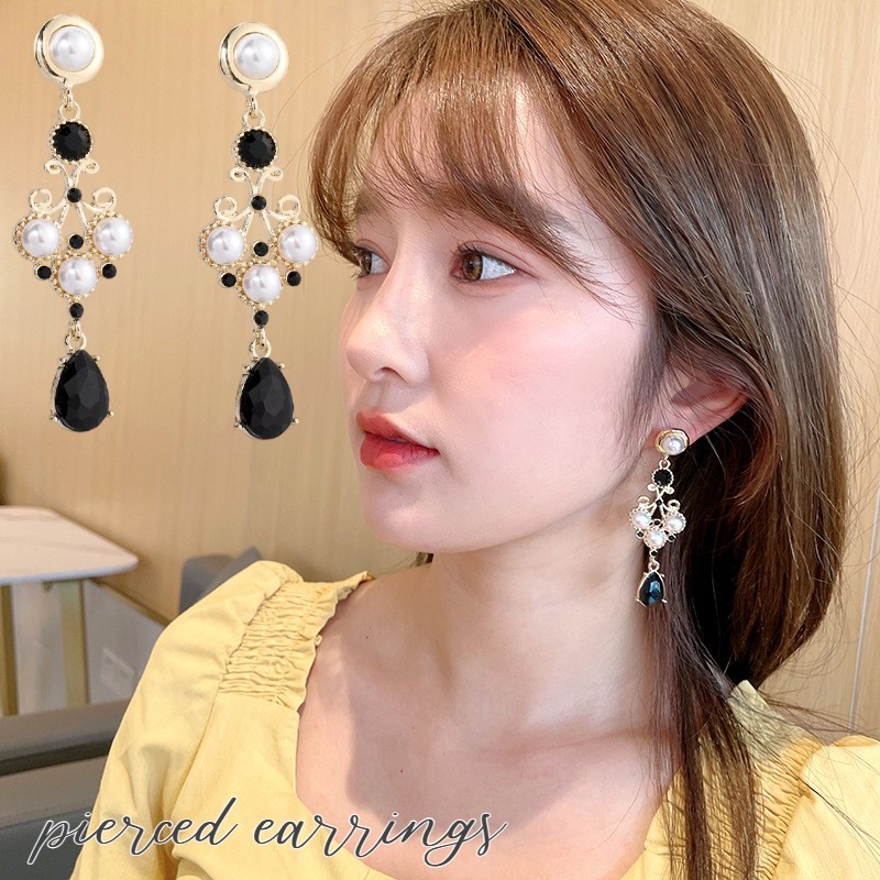 （ハロウィン）（送料無料）ブラックチェックとラインストーンとクロスのイヤリング ハロウィン）（送料無料）ブラックチェックとラインストーンと