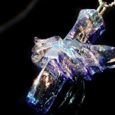 『Holy wing cross』 ガラスアクセサリー ネックレス・ペンダント 羽根タイプ