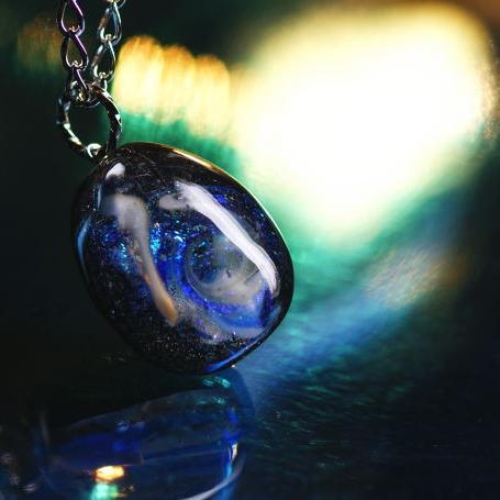 『Galaxy ~ Mystic drop ~』 ガラスアクセサリー ネックレス・ペンダント 円・楕円・ドロップタイプ|ラフォルム 店