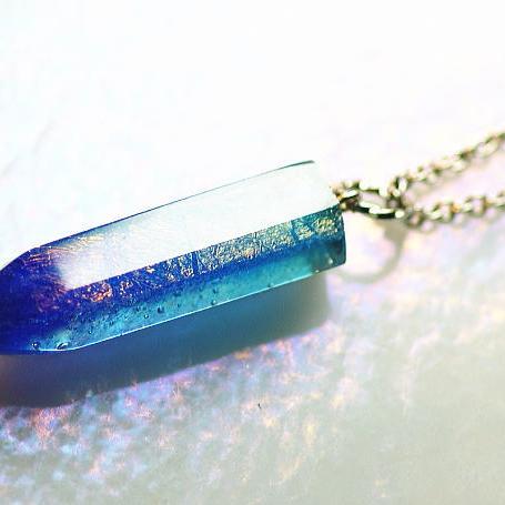 『Aqua crystal ～ 水の宝物 ～』 ガラスアクセサリー ネックレス・ペンダント 立体造形タイプ
