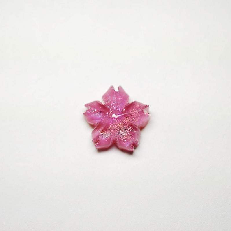 『瑠璃の一輪桜・春風012(ラメ)★ペンダント、ピアス・イヤリング、リングなどに仕立ててお届けします♪』 ガラスアクセサリー ネックレス・ペンダント ダイカット(平面造形)タイプ