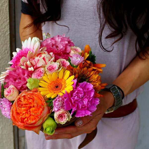 おしゃれ 誕生日 プレゼント フラワーアレンジメント 花 個性的 ギフト ペット 記念日 お祝い 華やか 結婚記念日 メッセージカード付き 退職 還暦 古希 喜寿 米寿 白寿 百寿 ピンク 黄色 生花 アレンジ 夏 クール便 8月日までの夏季限定カラーモンローウォークs