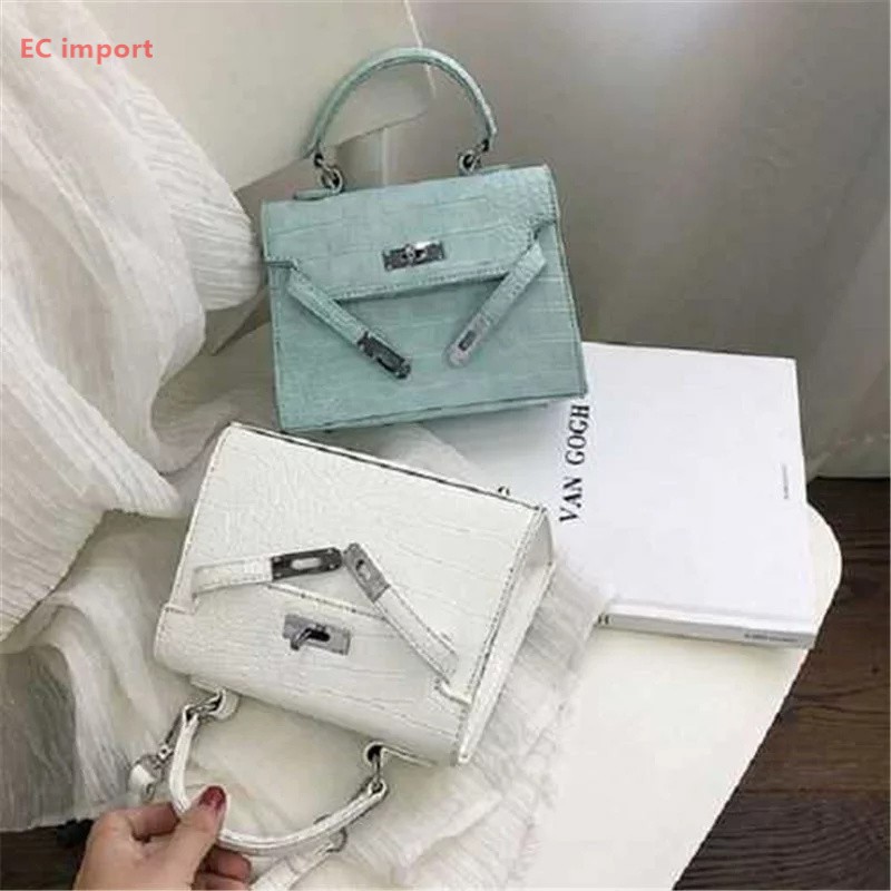 おしゃれな バッグ レディース 全５色 ２WAY ハンドバッグ パイソン ミニサイズ ショルダーバッグ ストラップ付 20代 30代 40代 お出掛け パーティー デート