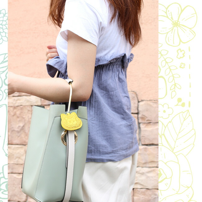 楽天市場 にゃんとも可愛いキーリング キーホルダー キーリング バッグチャーム バッグ用ネームタグ イタリアンレザー 猫 ネコ柄 雑貨 ねこ プレゼント かわいい グッズ ブランド ラ マーレ