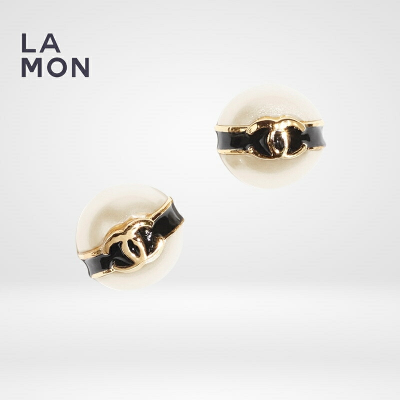 CHANEL レア シャネル ピアス 片耳用 アクセサリー レジン ホワイト レア品 シャネル ピアス 片耳用 CHANEL アクセサリー レジン ホワイト