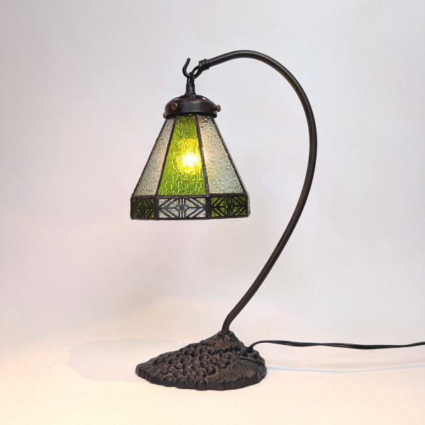 ステンドグラスランプ　支柱角テーブルランプ 楽天市場】ステンドグラス ランプ ステンドグラスランプ テーブル