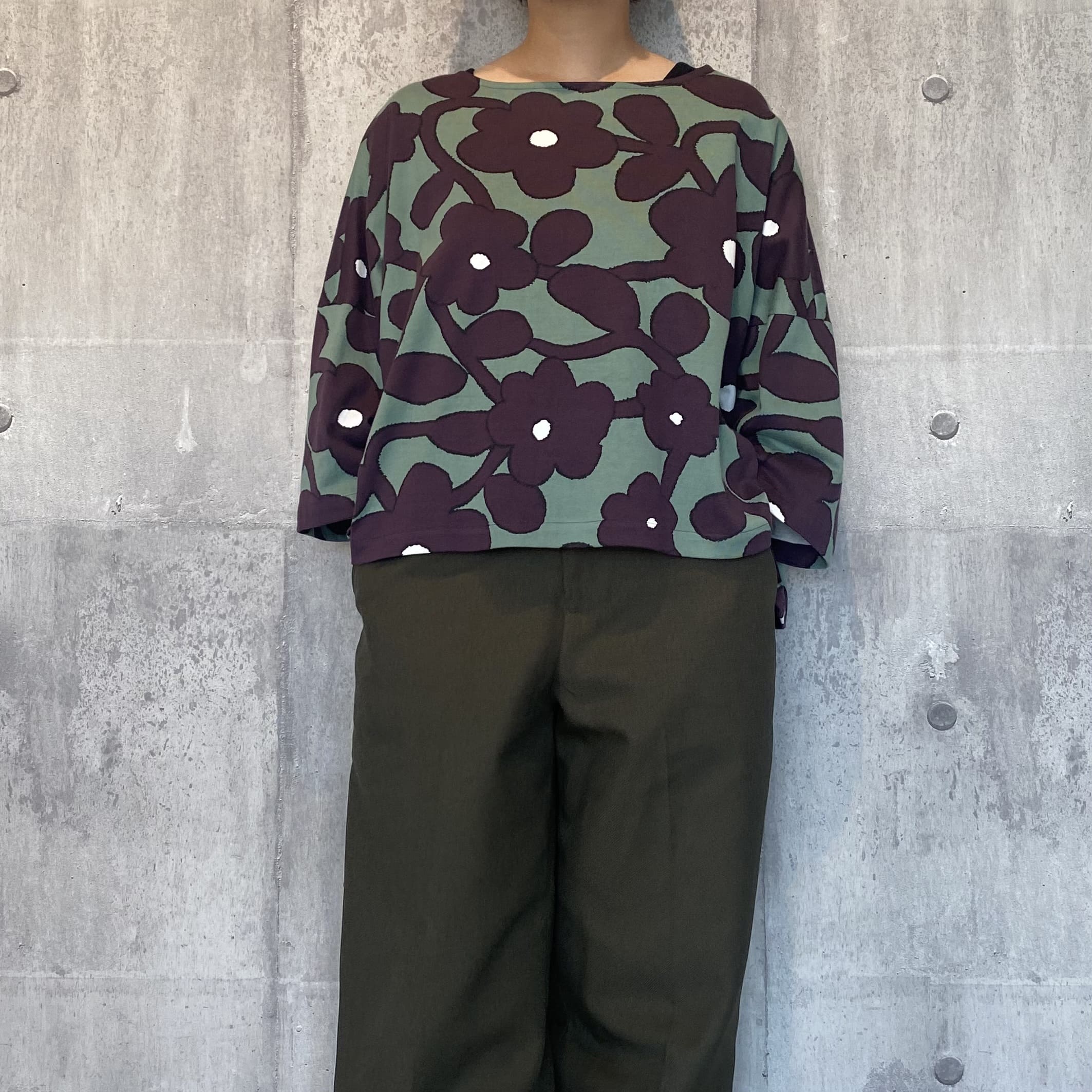 【dahl\u0027ia】御花刷り上げる 広々としたティーシャツ［DBL-194ZR］ダリア 緑であること 花柄