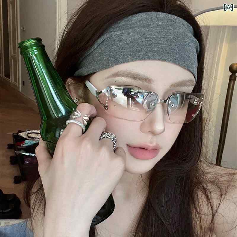 レディース 眼鏡 サングラス と アメリカ レトロ Y2K ホット ガール サングラス 女性用 高級 フレームレス ラインストーン スタッズ 写真 撮影用 6,842円