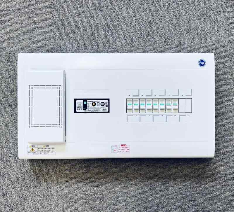パナソニック(Panasonic) リミッタースペース付 スッキリパネルコンパクト21ヨコ1列露出形8+2 30A BQWB3382