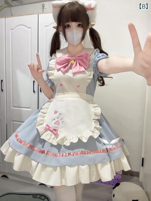 メイド服 ミャオミャオ エルフ： 青と ピンクの 普段 使いの ロリータドレスを 着た キュートで 愛らしい ロリータと 犬の ショートメイド 服