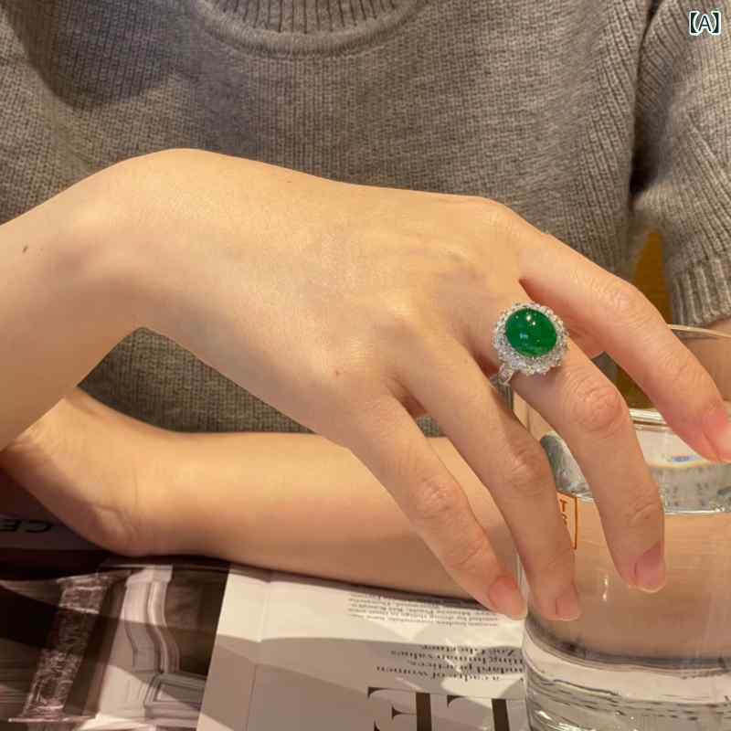 リング レディース 指輪 エメラルドグリーンの 卵型 リングに 全 緑色の オープン オーバル ピジョン エッグが 象嵌 女性用 リング。 ネットの 翡翠 ハンド ジュエリー。