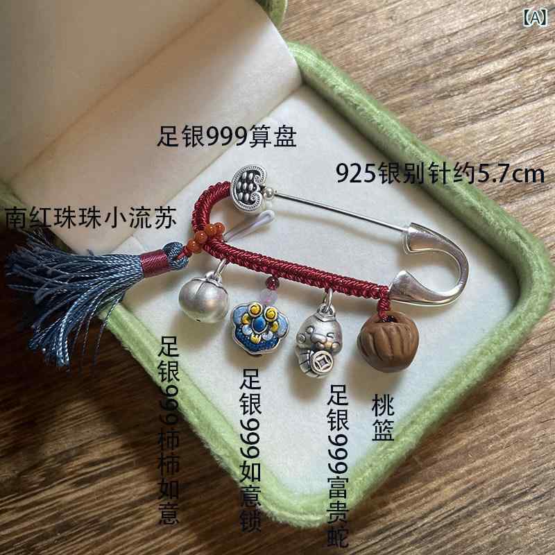 愛くるしげ 胸飾り 胸花 蛇の もの言う花 胸飾りが 御出まし レトロ しろがね色シャンデリヤ。 妊婦さんにも 干支の 妹さんにもお 使い走り いただけます。