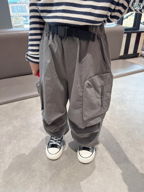 子供用 オーバー オール カジュアル パンツ スタイリッシュな 大きい ポケット 男の子 万能 オーバー オール 2025 秋 ドローストリング ヘムの 子供用 パンツ