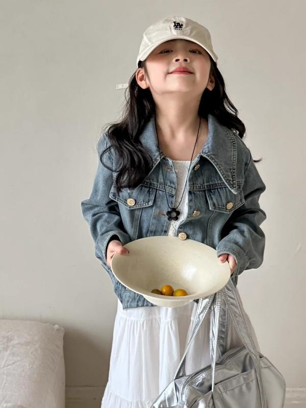 ジャケット 女の子用 デニム 春 カジュアル ゆったり おしゃれ 子供 コート シルエット コットン混 素材 日常使い スタイル 軽量